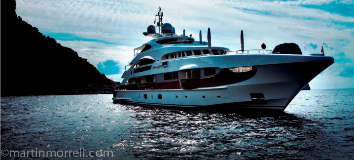 Heesen Motor Yacht Quinta Essential in the Caribbean